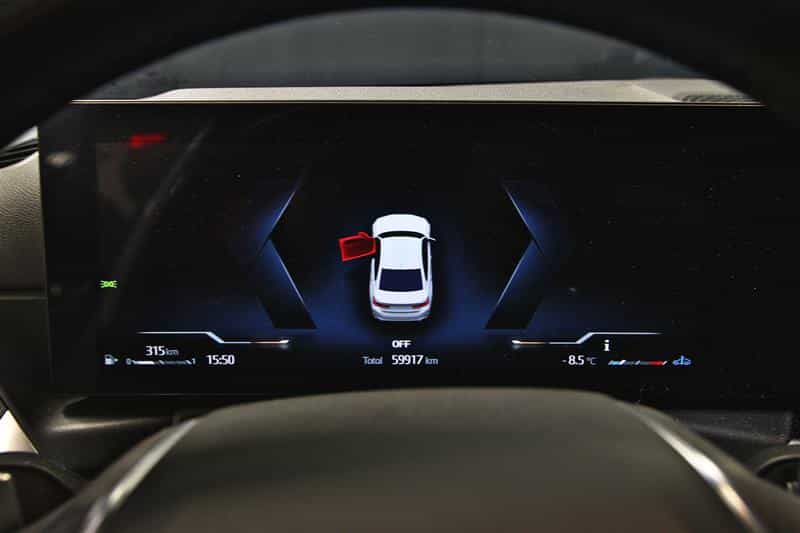 2023 BMW 3 Series 330i xDrive berline - Image 15