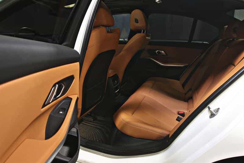 2023 BMW 3 Series 330i xDrive berline - Image 17