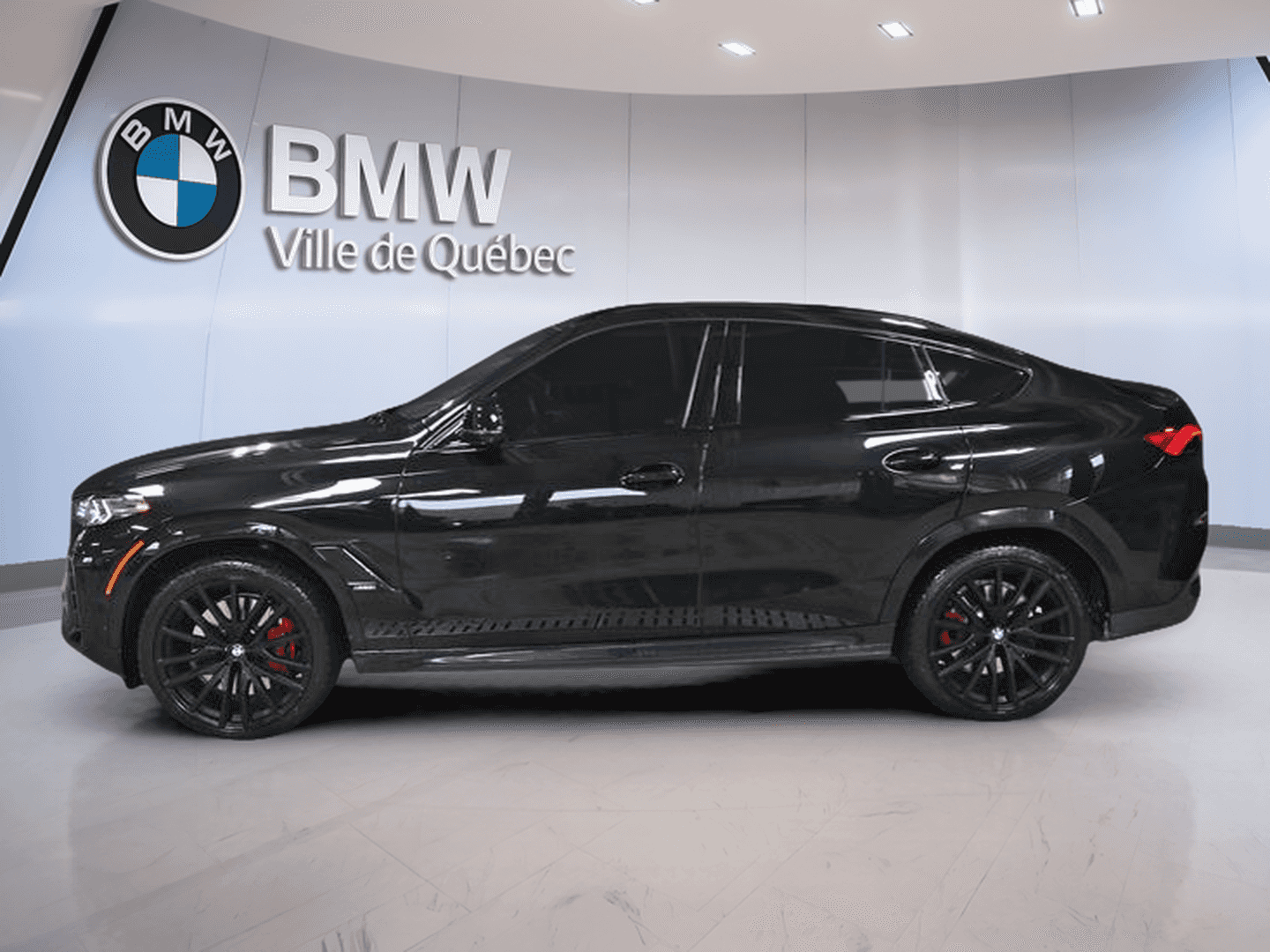 2025 BMW X6 M60i xDrive Premium Enhanced Package - Image 5