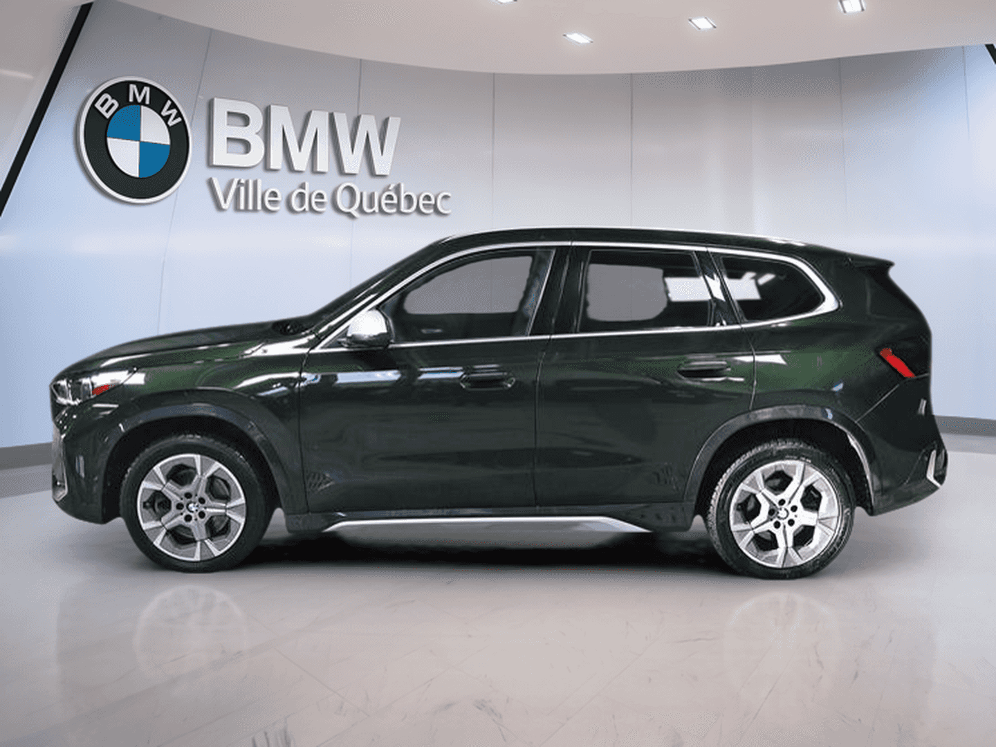 2024 BMW X1 M35i xDrive Groupe De Luxe Essentiel - Image 4