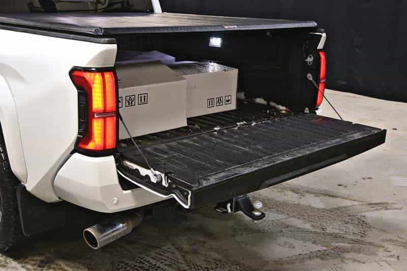 2025 Toyota Tacoma hybride Double Cab 4x4 BA emp. court - Image 9