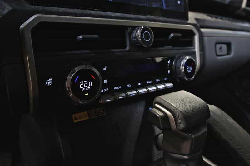 2025 Toyota Tacoma hybride Double Cab 4x4 BA emp. court - Image 13