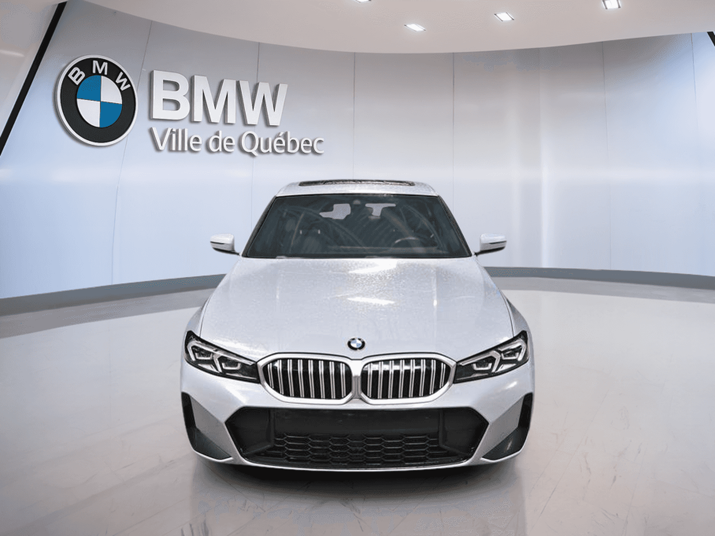2023 BMW 3 Series 330i xDrive M Sport Package - Image 3