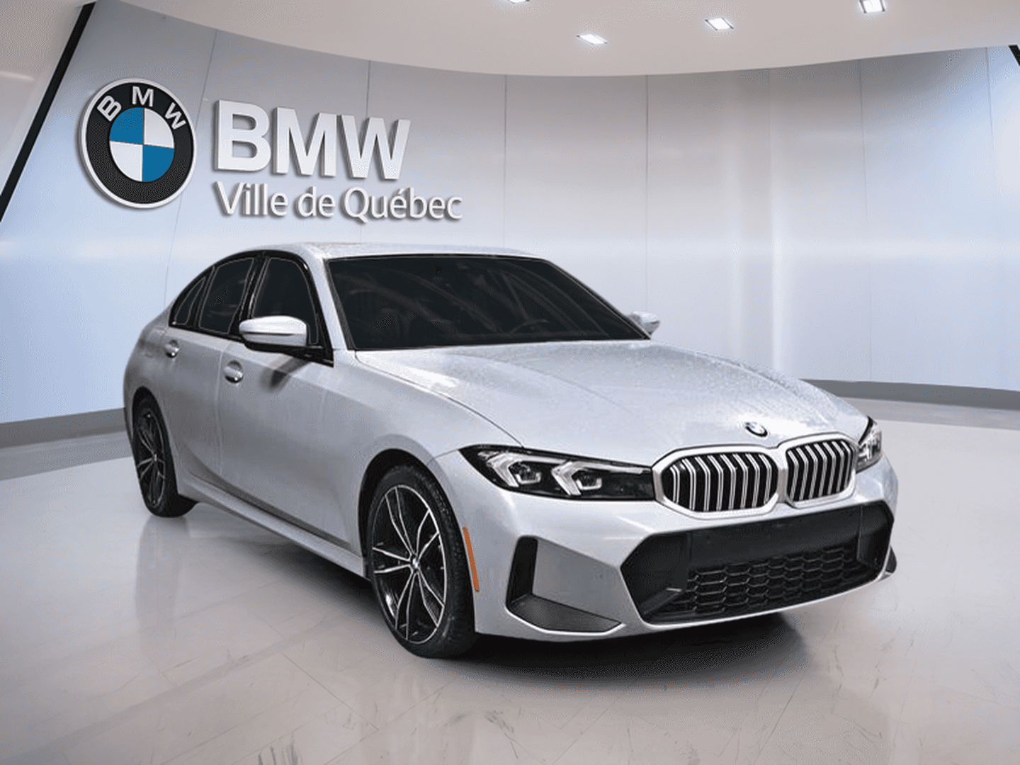 2023 BMW 3 Series 330i xDrive M Sport Package - Image 4