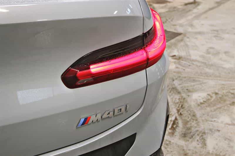 2023 BMW X4 M40i coupé Premium Enhanced Package - Image 8