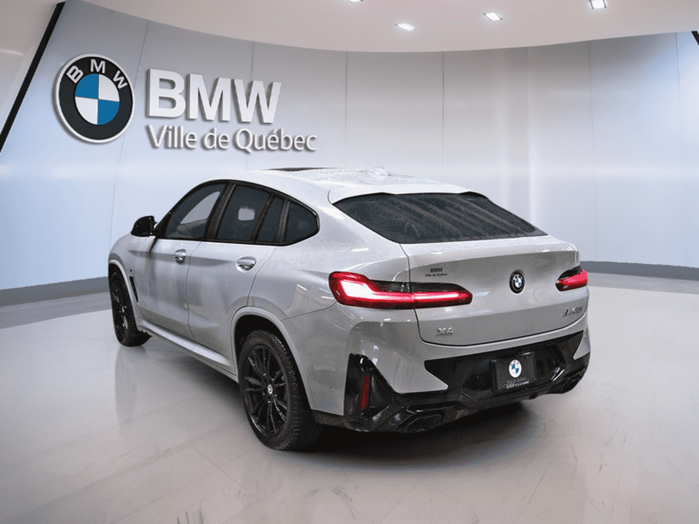2023 BMW X4 M40i coupé Premium Enhanced Package - Image 10