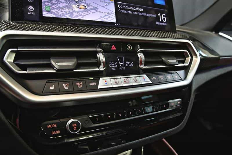 2023 BMW X4 M40i coupé Premium Enhanced Package - Image 13