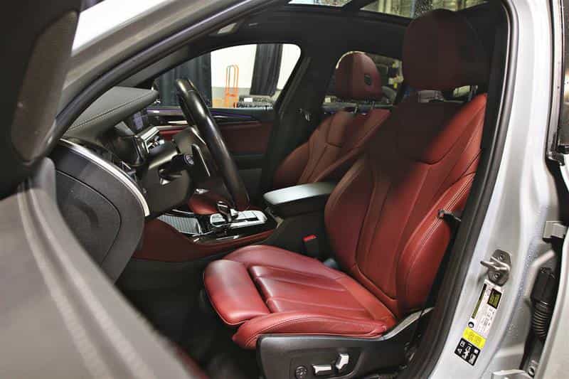 2023 BMW X4 M40i coupé Premium Enhanced Package - Image 17