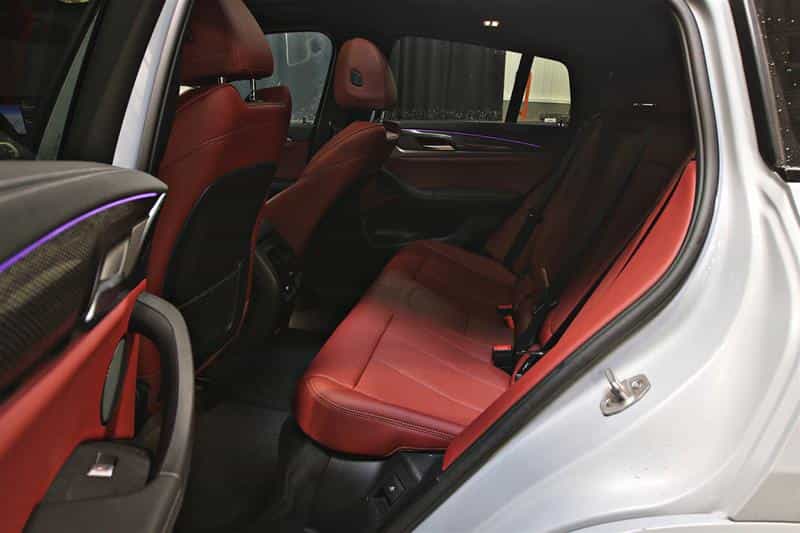 2023 BMW X4 M40i coupé Premium Enhanced Package - Image 18