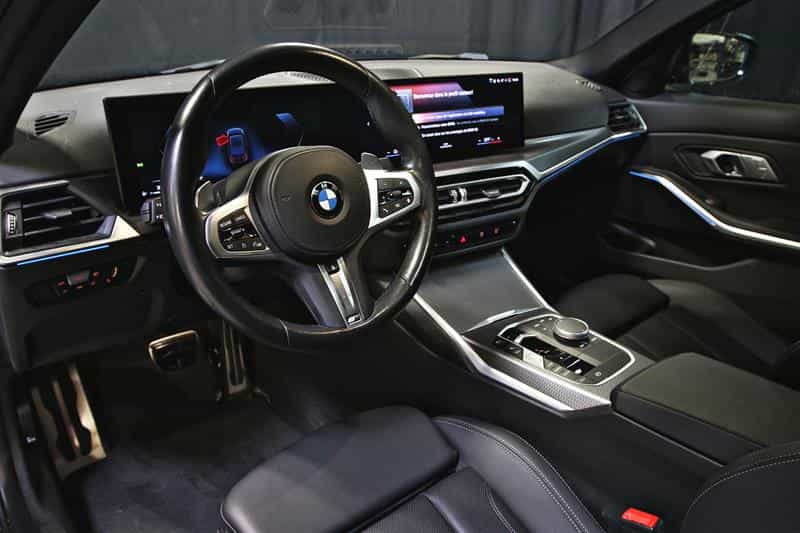 2023 BMW 3 Series 330i xDrive M Sport Package - Image 10