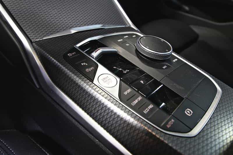 2023 BMW 3 Series 330i xDrive M Sport Package - Image 11