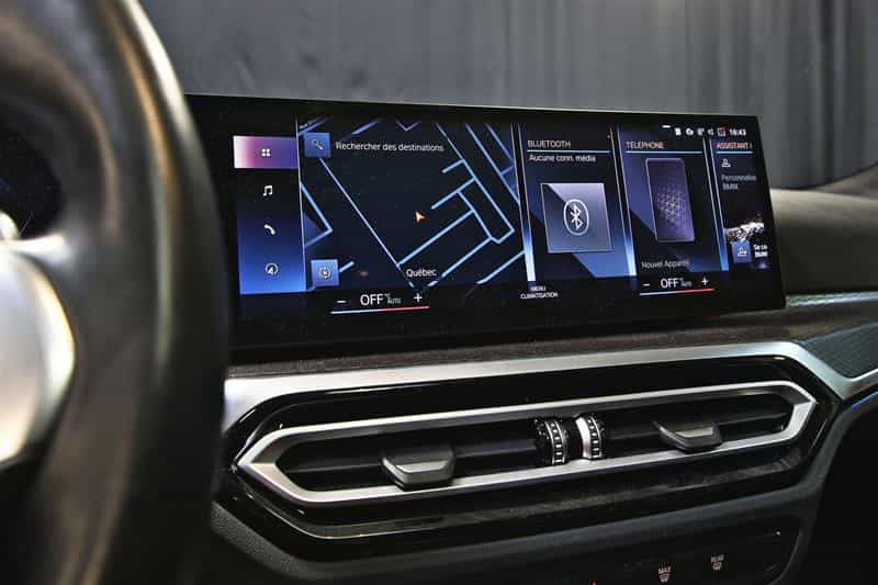 2023 BMW 3 Series 330i xDrive M Sport Package - Image 12