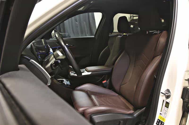 2023 BMW X1 xDrive28i Premium Essential Package - Image 16