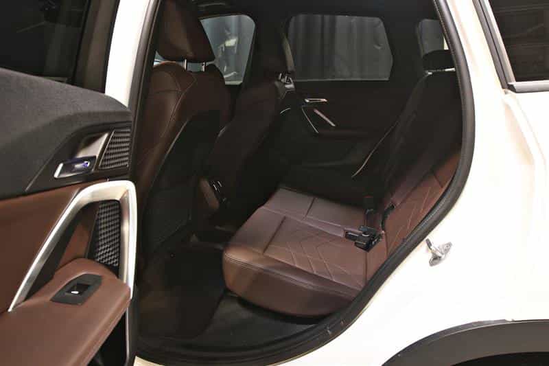 2023 BMW X1 xDrive28i Premium Essential Package - Image 17