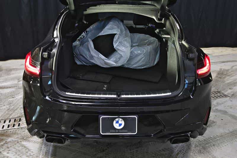 2024 BMW X4 M40i xDrive Premium Essential Package - Image 9