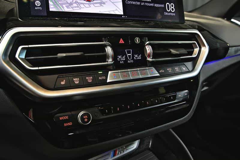 2024 BMW X4 M40i xDrive Premium Essential Package - Image 13