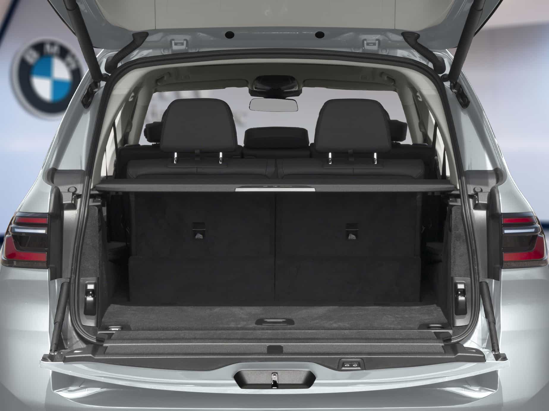 2026 BMW X7 M60i xDrive - Image 7