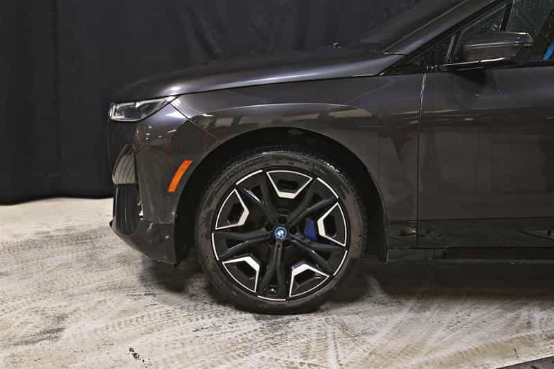 Image 6 BMW IX xDrive50 véhicule d'activités sportives 2024