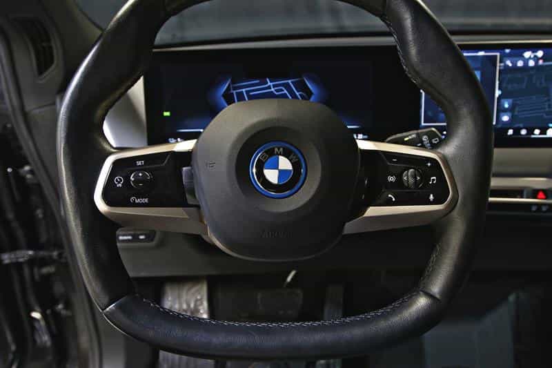 Image 14 BMW IX xDrive50 véhicule d'activités sportives 2024