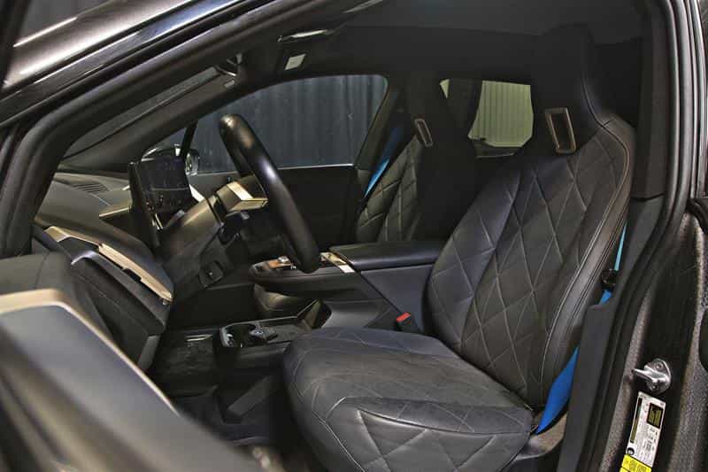 Image 16 BMW IX xDrive50 véhicule d'activités sportives 2024