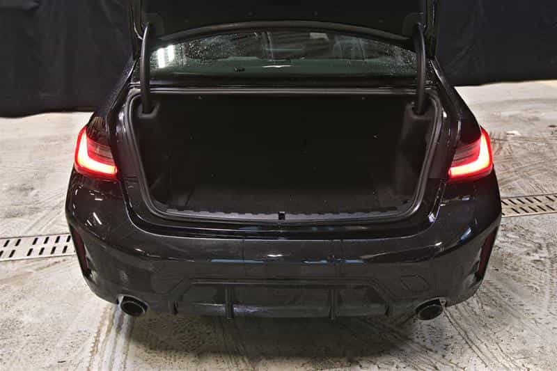 2023 BMW 3 Series 330i xDrive M Sport Pro Package - Image 9