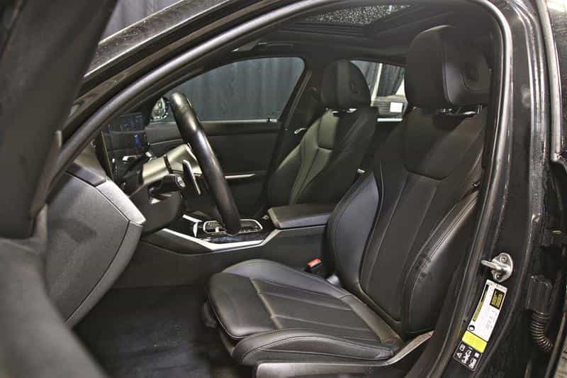 Image 16 BMW 3 Series 330i xDrive M Sport Pro Package 2023