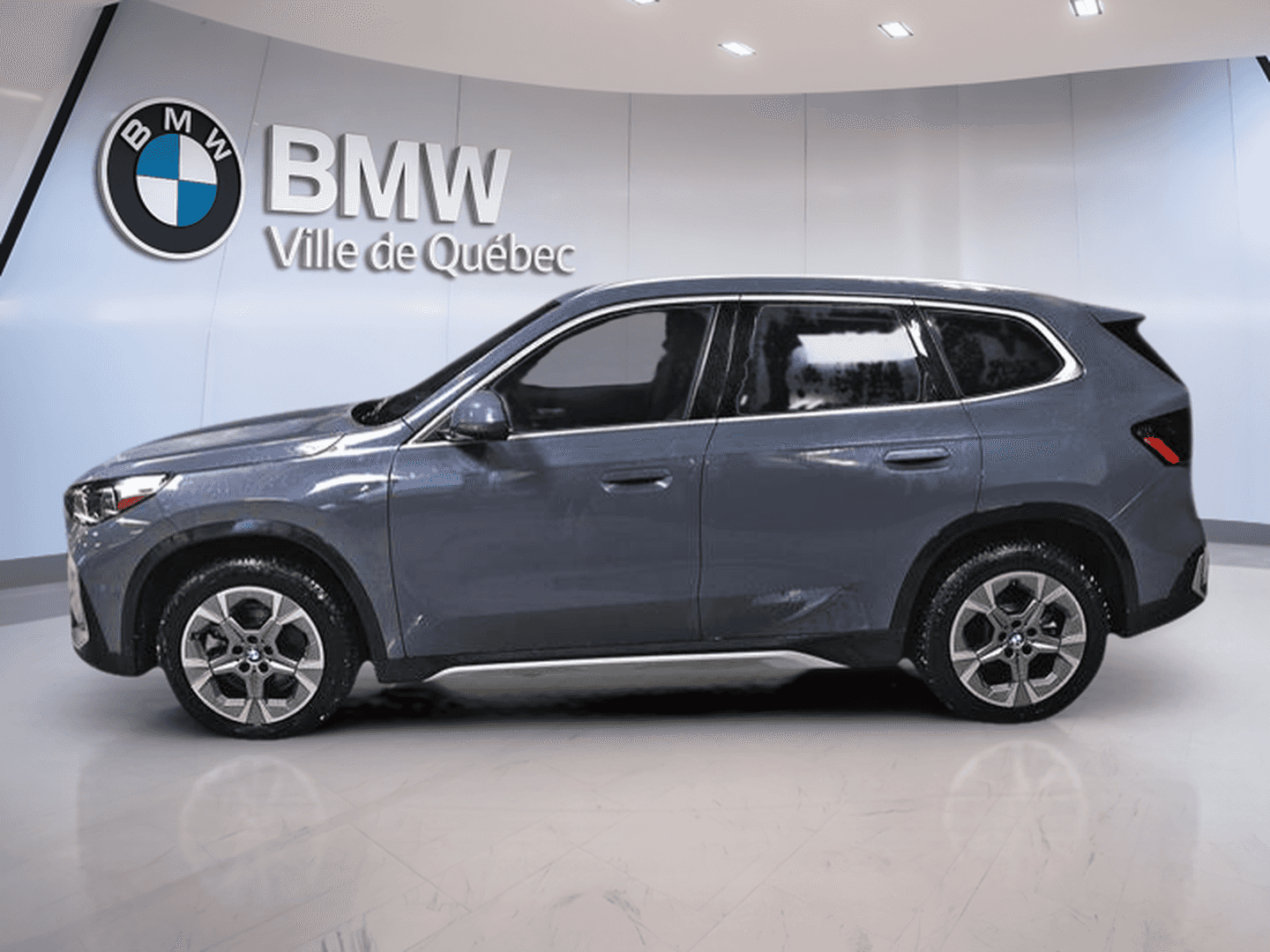 2025 BMW X1 xDrive28i Premium Essential Package - Image 5
