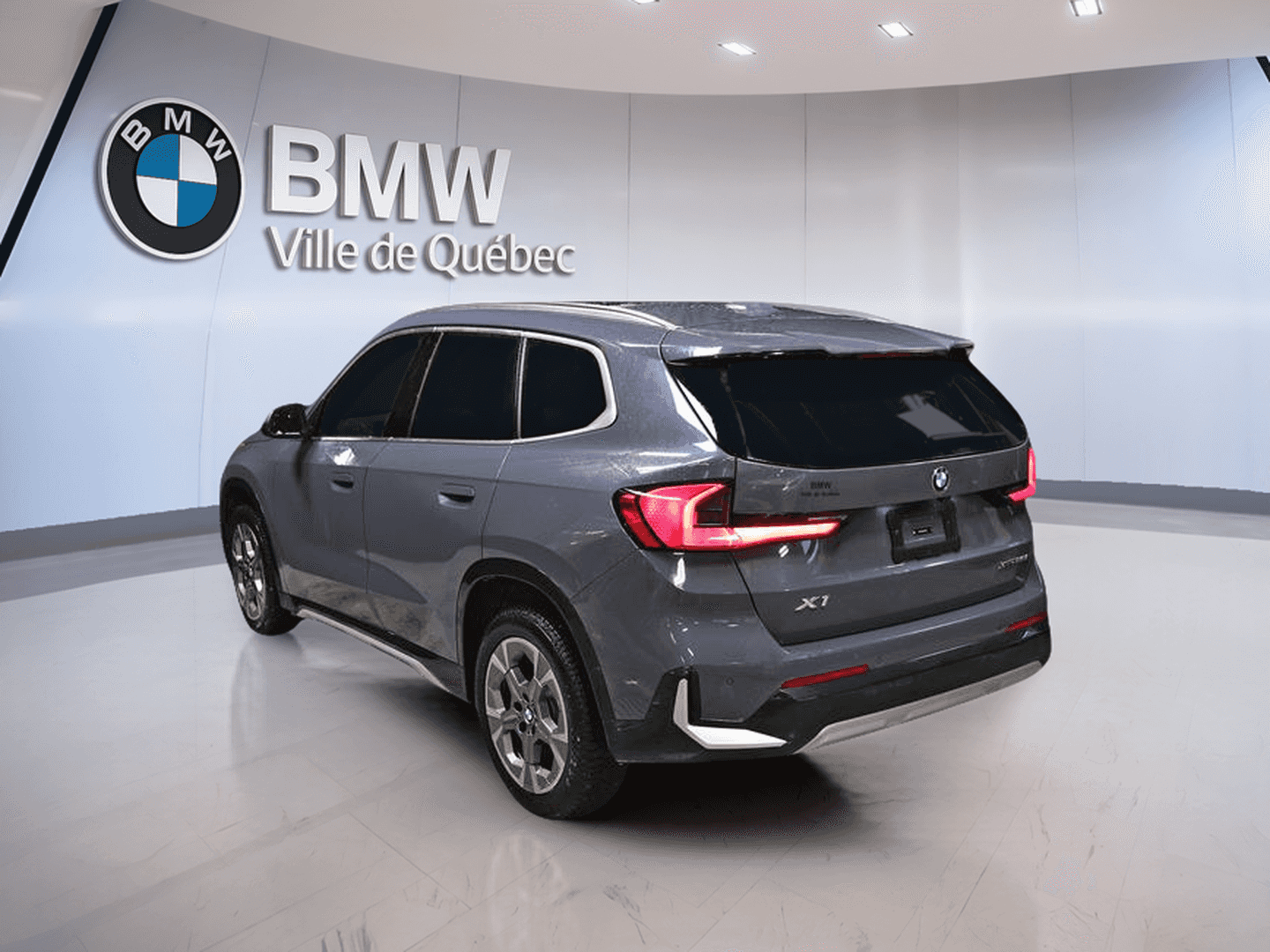 2025 BMW X1 xDrive28i Premium Essential Package - Image 10
