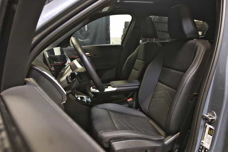 2025 BMW X1 xDrive28i Premium Essential Package - Image 16