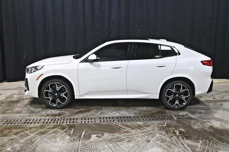 2024 BMW X2 xDrive28i - Image 5