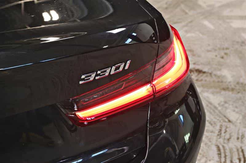 2024 BMW 3 Series 330i xDrive Groupe M Sport - Image 8