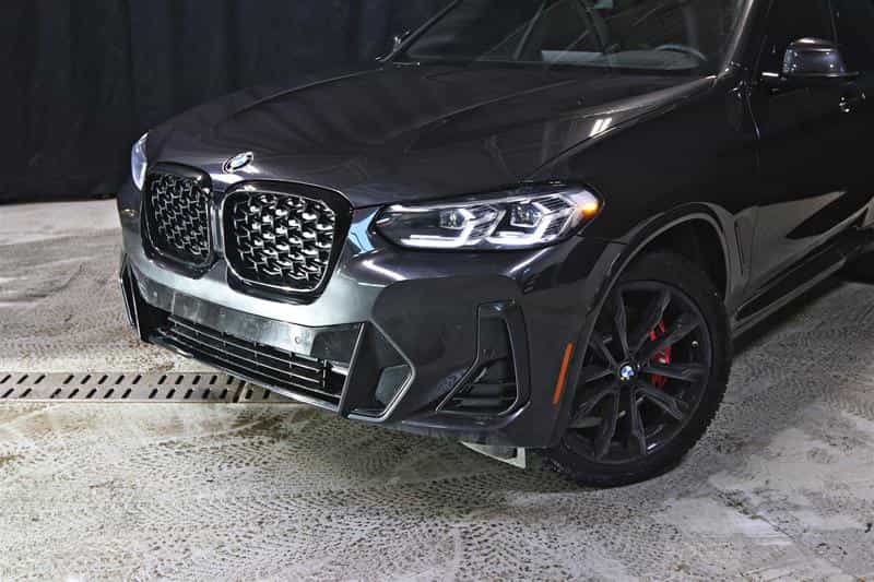 2024 BMW X4 xDrive30i - Image 2