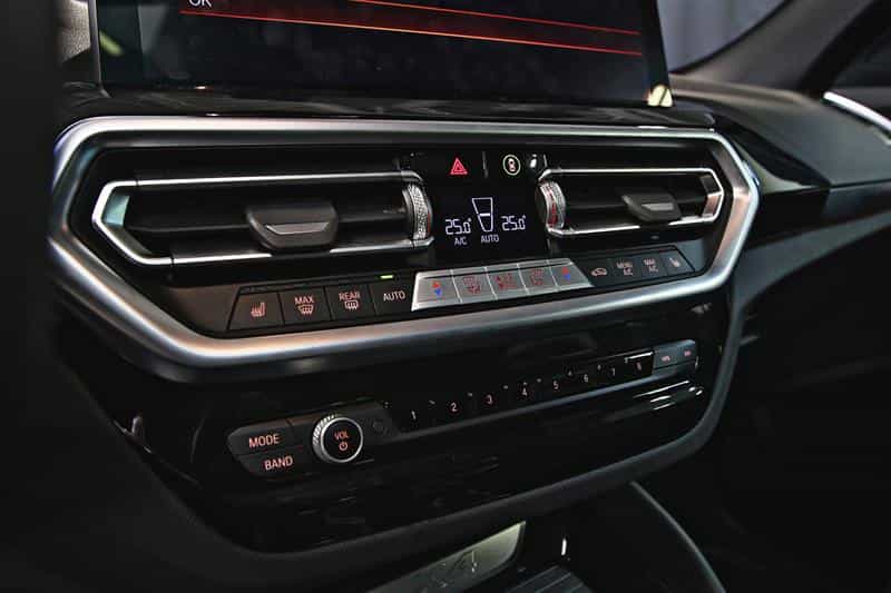 Image 13 BMW X4 xDrive30i 2024