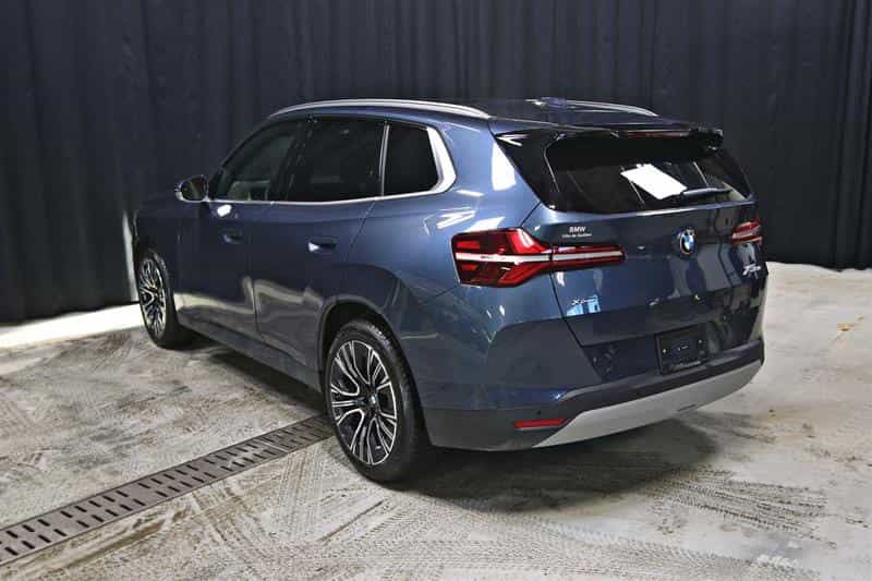 2025 BMW X3 30 xDrive - Image 10