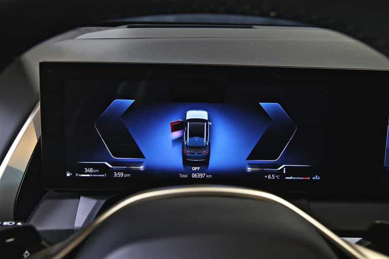 2025 BMW X3 30 xDrive - Image 16