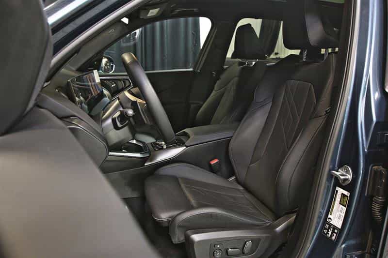 2025 BMW X3 30 xDrive - Image 17