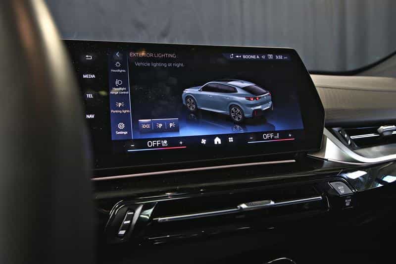 2025 BMW X2 xDrive28i - Image 13