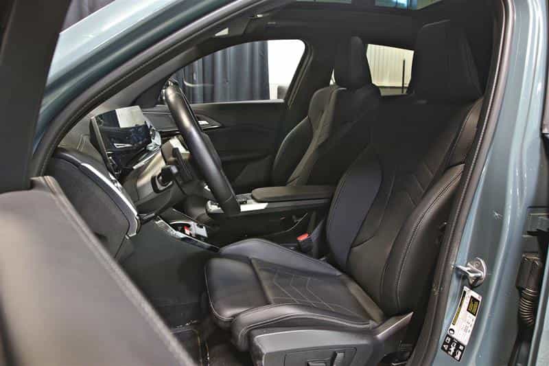 2025 BMW X2 xDrive28i - Image 16