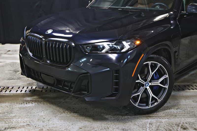 2025 BMW X5 xDrive50e - Image 2