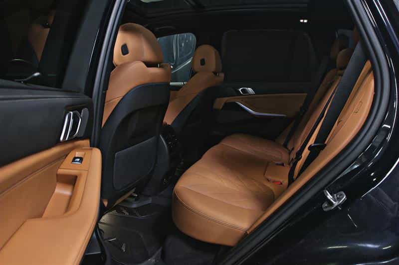 2025 BMW X5 xDrive50e - Image 17