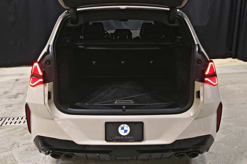 2025 BMW X3 M50 xDrive M Sport Pro Package - Image 9