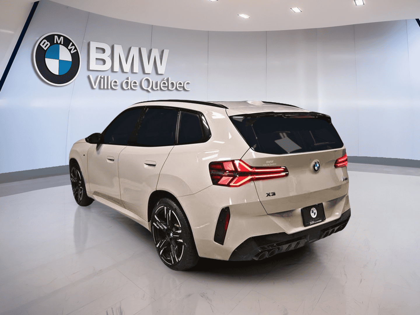 2025 BMW X3 M50 xDrive M Sport Pro Package - Image 10