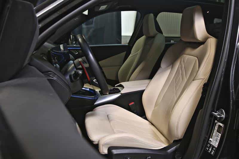 2025 BMW X3 M50 xDrive M Sport Pro Package - Image 18