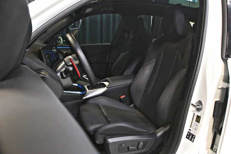 2025 BMW X3 M50 xDrive - Image 17