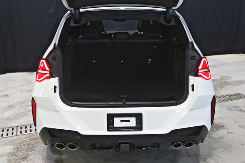 2025 BMW X3 M50 xDrive - Image 9