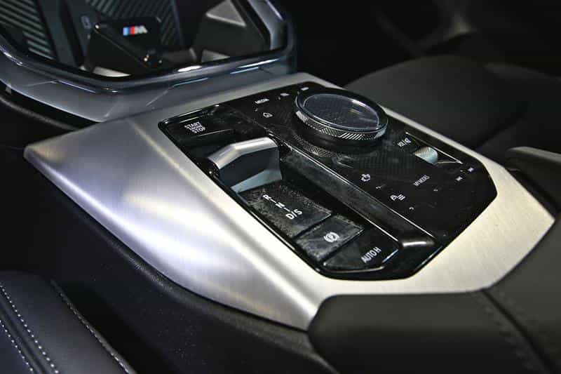 2025 BMW X3 M50 xDrive - Image 12