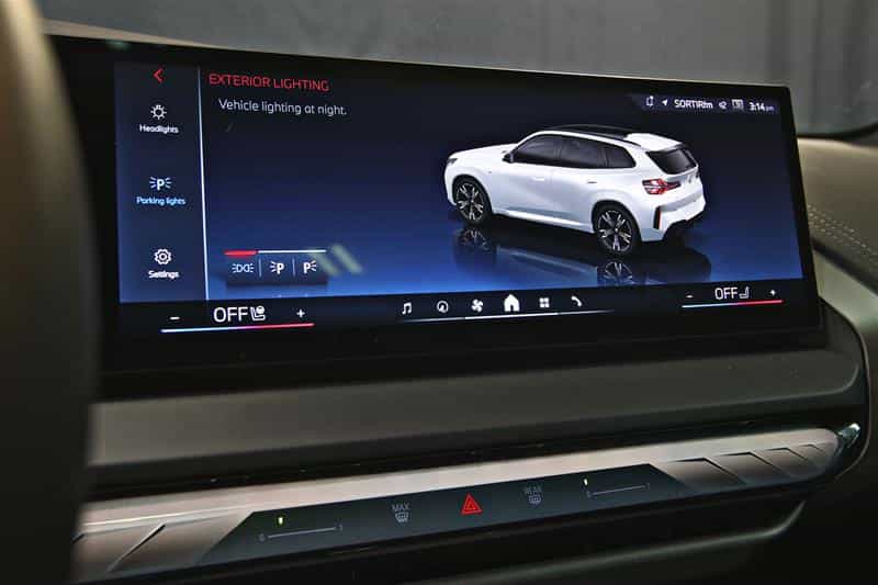 2025 BMW X3 M50 xDrive - Image 13