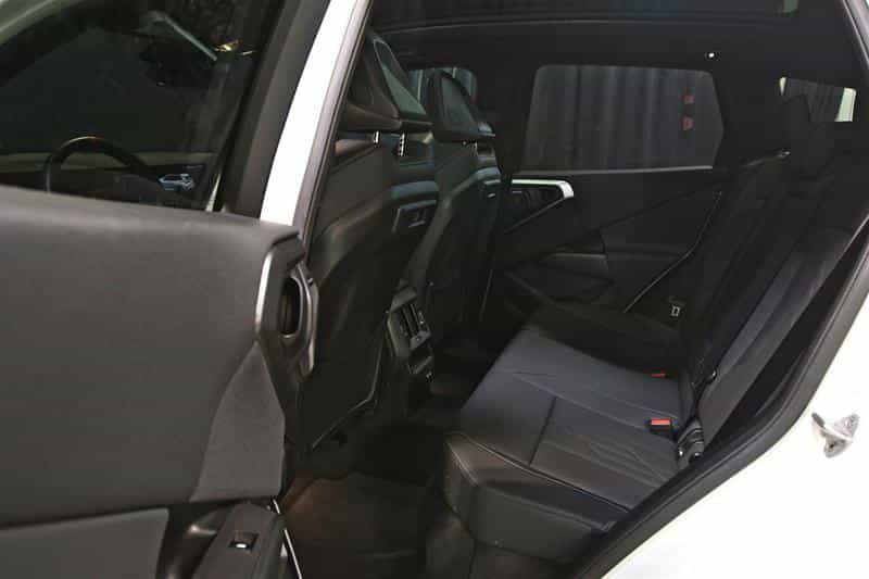 2025 BMW X3 M50 xDrive - Image 17