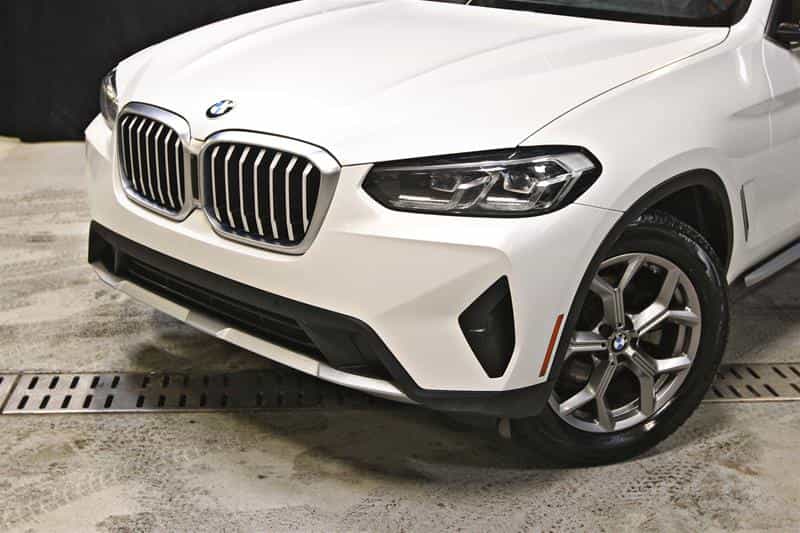 2022 BMW X3 xDrive30i - Image 2