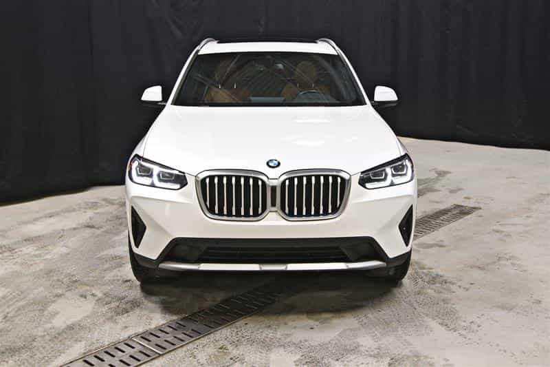 2022 BMW X3 xDrive30i - Image 3